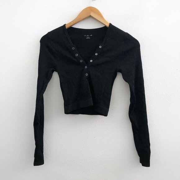 OUT FROM UNDER Ribbed Long Sleeve Crop Top Size Medium - Picture 2 of 7